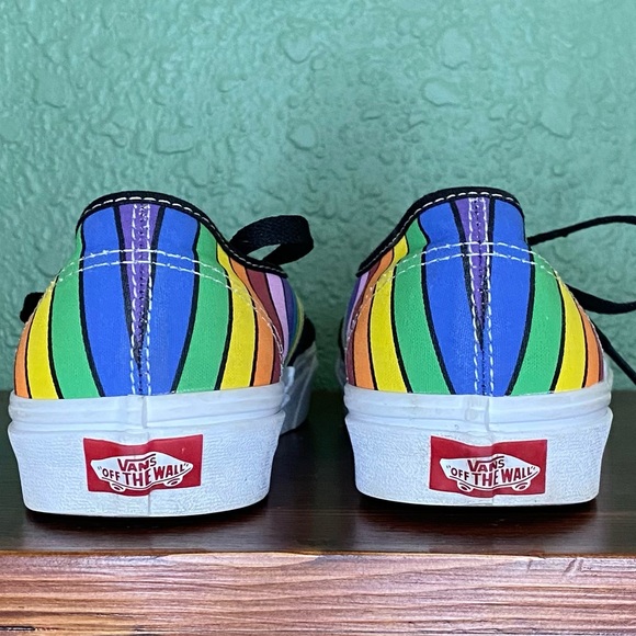 🌈 Vans Authentic Refract Rainbow Pride 🌈 - Picture 3 of 6